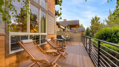 Redmond House | Forest Ridge Loop by AvantStay