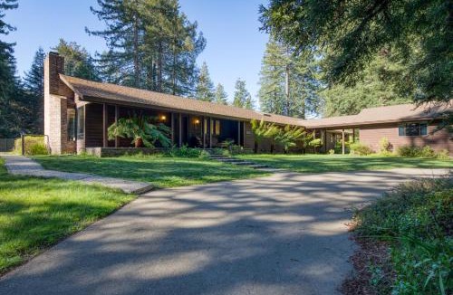 Freestone House | Forest Ridge - Private Pool, Hot Tub, Yoga Room and Sauna