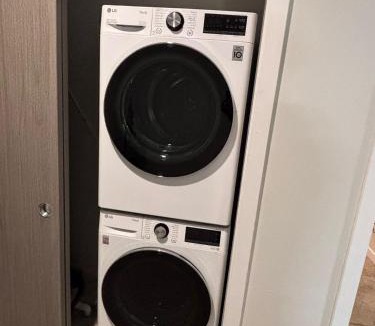 Downtown Des Moines Apartment | Forestline Suite