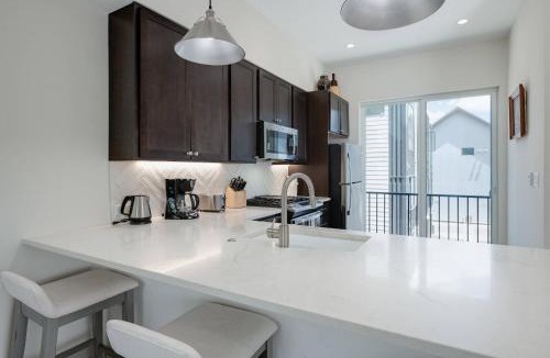 Silverthorne Apartment | Fourth Street Crossing Traverse Townhome: Stylish Retreat