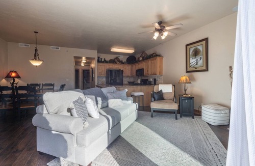 Kimball Junction Condo | Fox Point H5 In the Heart of New Park