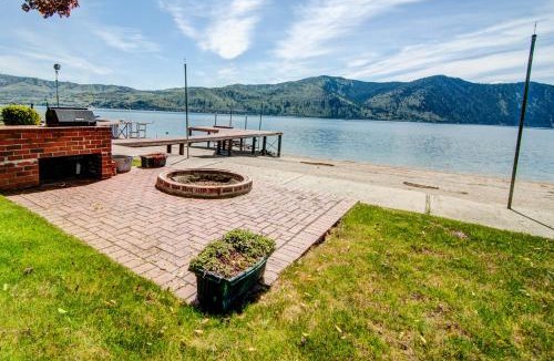 Manson House | Fray's Lane Waterfront Home