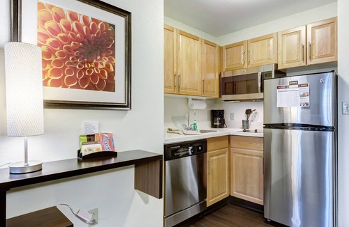 O'Fallon Condo | Free Breakfast. Pool & Gym. Close to Progress West Hospital!