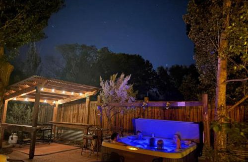 Moab House | French Quarter Garden Cottage-Downtown, Hot Tub
