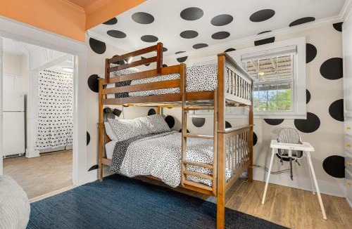 East Midtown House | Frequency House