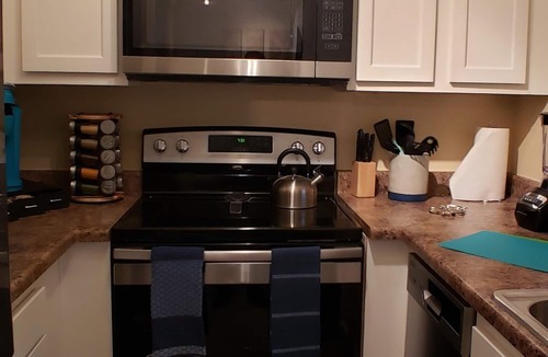 Keeling Apartment | 💖Fresh, Clean&Comfy Stay|AC|<2 mi UofA| Pets Ok💖