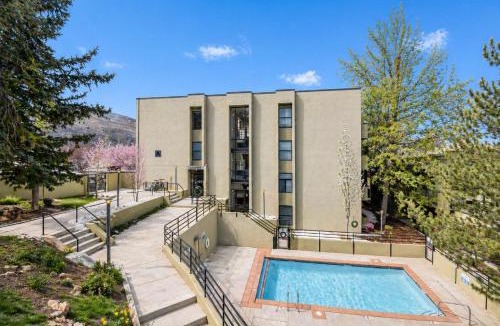 North Park City Apartment | Freshly Updated Condo, across the street from the resort Edel O apts