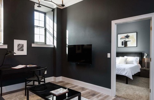 Near Southside Apartment | FRONTDESK 1 BR Apt 3 miles to Botanical Gardens