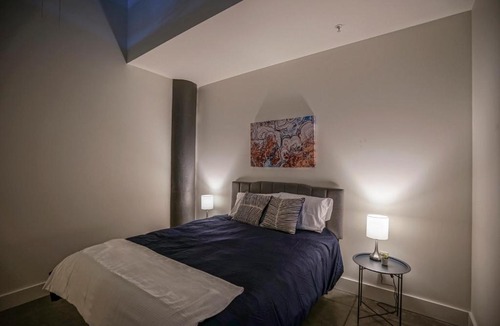Downtown Indianapolis Apartment | Frontdesk 800 Capitol Apts Downtown Indy
