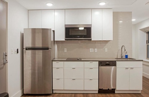 Hanover Place Apartment | FRONTDESK Comfy Studio Apt near Science City