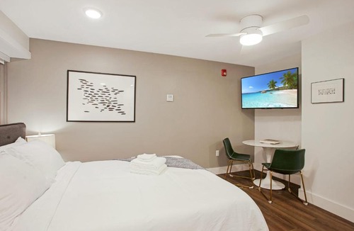 Hanover Place Apartment | FRONTDESK Comfy Studio Apt near Science City