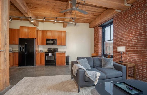 Downtown West Apartment | FRONTDESK Open 2 BR Apt near Busch Stadium