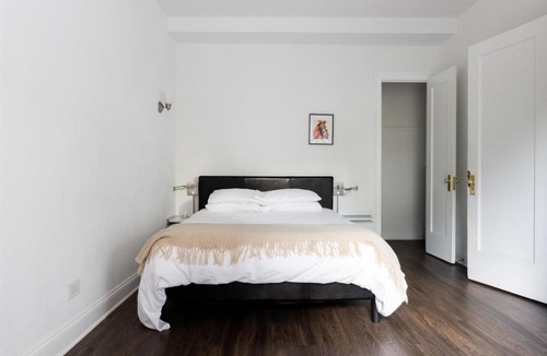 East Hyde Park Apartment | FRONTDESK Refreshed 1BR Apt in Hyde Park