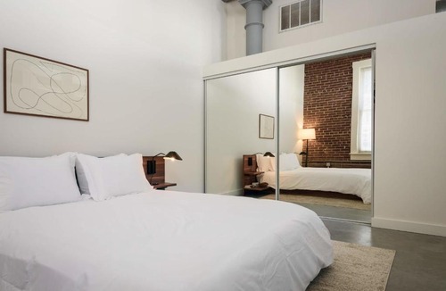 Downtown St. Louis Apartment | FRONTDESK Spacious 2 BR Apt in Downtown STL