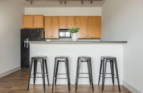 Historic Third Ward Apartment | Frontdesk | Third Ward Spacious 2BR Townhome
