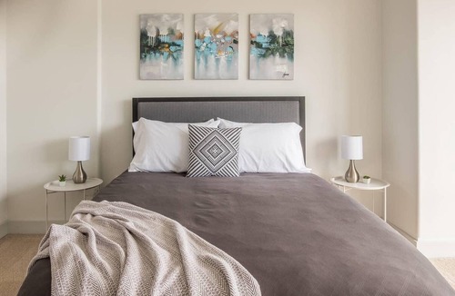 Historic Third Ward Apartment | Frontdesk | Third Ward Spacious 2BR Townhome