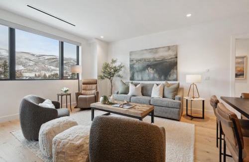 Avon Apartment | Frontgate 320 by East West Hospitality
