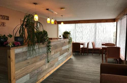 Glenwood Springs Hotel | Frontier Lodge