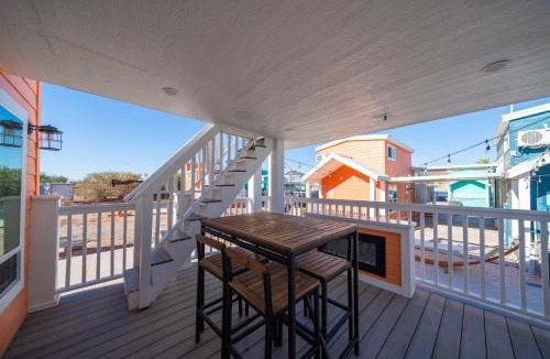 Parker Strip House | Full Throttle at Roadrunner Resort