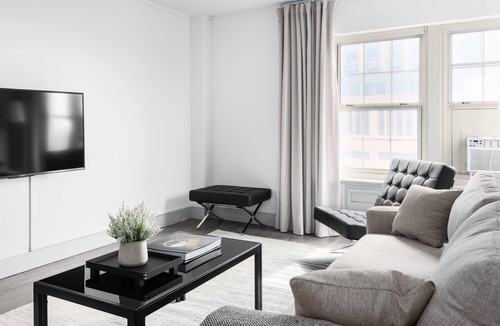 Central West End Apartment | Fully Equipped 1BR steps to BJC and Park