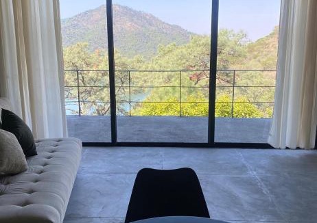 El Santuario House | Fully Equipped Condo with Spectacular Lake View