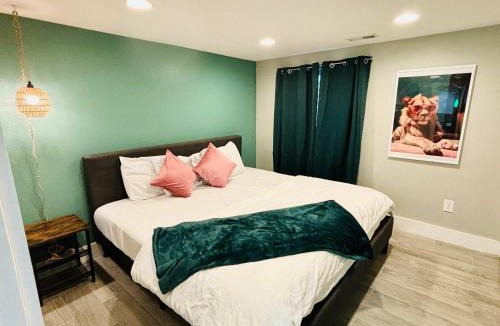 Berkley House | Fun and Affordable Dual Bedroom Lower Unit in Vibrant Denver