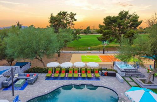 Sundown Ranch Estates House | Fun-Filled Oasis - Pool Pickleball Games Galore