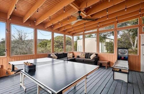 Yosemite Forks House | Fun Getaway with Golf HotTub Volleyball and more