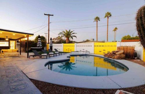 Tempe House | Fun pool home with outdoor shower.bar.Close to Old town