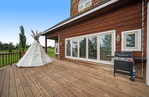 Driggs House | Fun w/Family! Mtn-View Gem w/Deck in Driggs