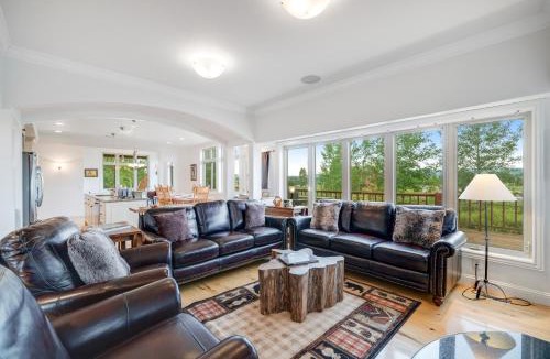 Driggs House | Fun w/Family! Mtn-View Gem w/Deck in Driggs