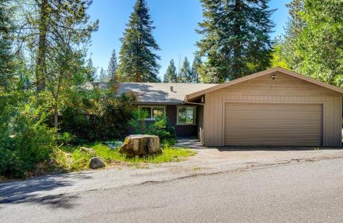 Twain Harte House | Furnished Deck & Fire Pit: Sherwood Forest Cabin