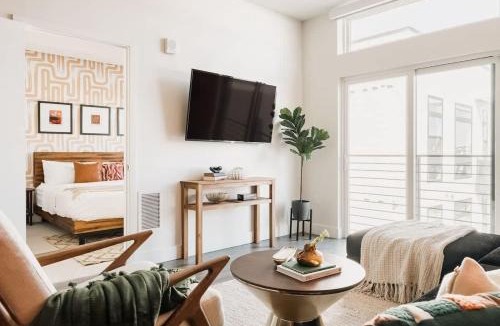 Highland House | Gallery Retreat - Skyline Views - Zuni Lofts