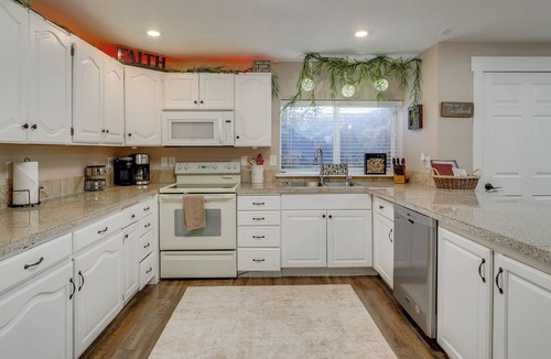 Bluffdale Apartment | Game Room + Hot Tub: Salt Lake City Area Apt