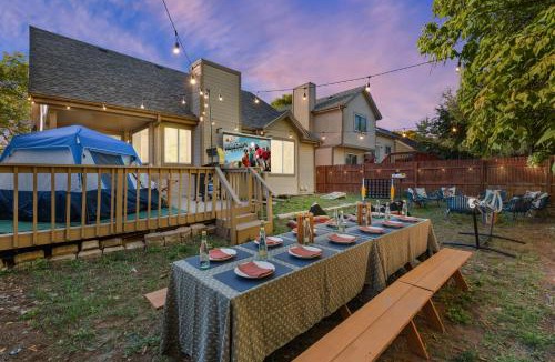 Berkley House | Game Room Paradise, Firepit & Outdoor Movies