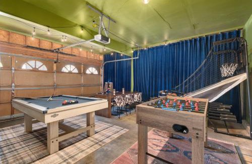 Berkley House | Game Room Paradise, Firepit & Outdoor Movies