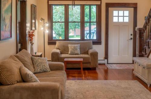 Livingston House | Garden House