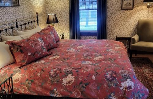 Whitefish Hotel | Garden Wall Inn