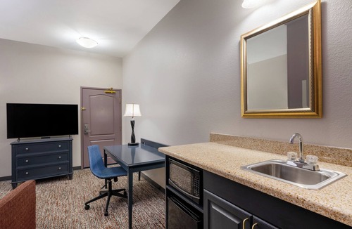Gillette Hotel | Garner Hotel Gillette South by IHG