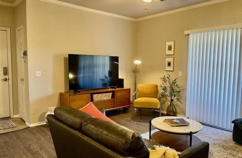 Camelback East House | Gated Condo Heated Pool Spa Gym Near Zoo
