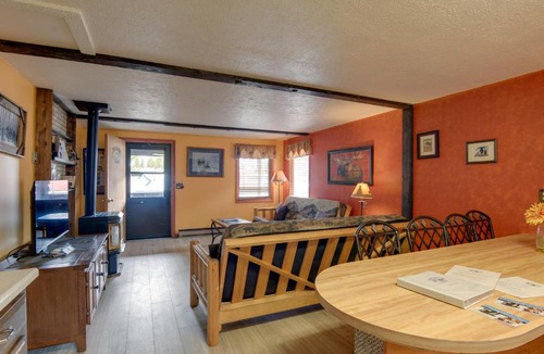 West Yellowstone House | Gateway to Yellowstone! Cabin < 1 Mi to Nat'l Park