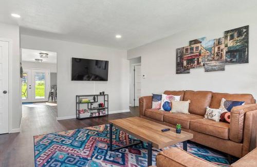 Rapid City House | Gazebo 4BR Ping Pong Arcade Room