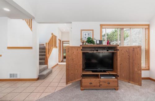 Shorepine Village House | Getaway