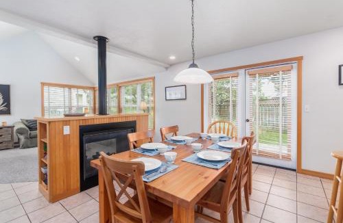 Shorepine Village House | Getaway