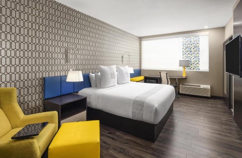 Sioux Falls Hotel | GLō Best Western Dawley Farms In Sioux Falls