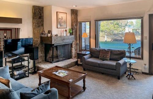 Jackson Apartment | Glacier C