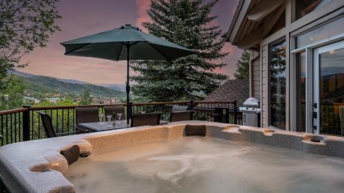 Steamboat Springs House | Glacier Lodge - East