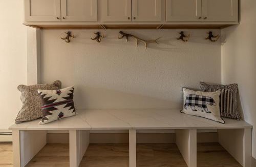 Big Sky Meadow Village House | Glenn House
