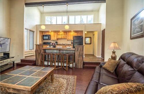 Peak 8 Apartment | Gold Camp Silver Strike Condo: On Shuttle Route