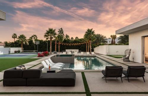 Indio House | Gold @ Elemento49 - Pool Pickleball - Sleeps 18